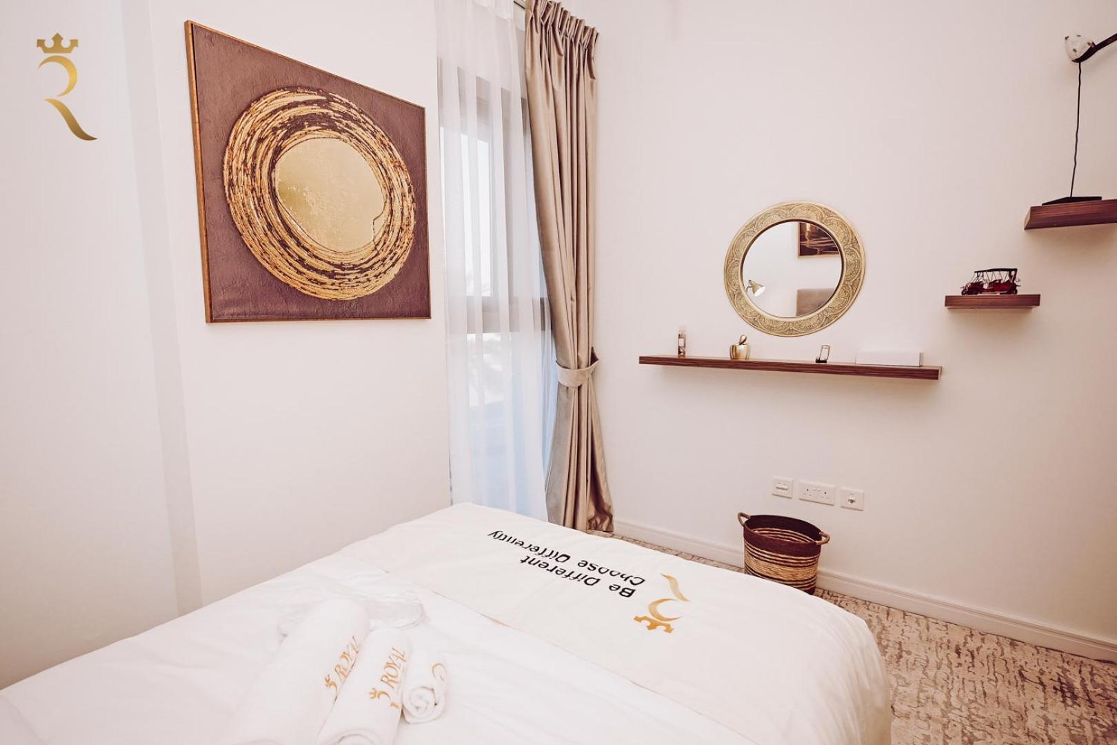 Al Raha Glamour 3br With Access Apartment *