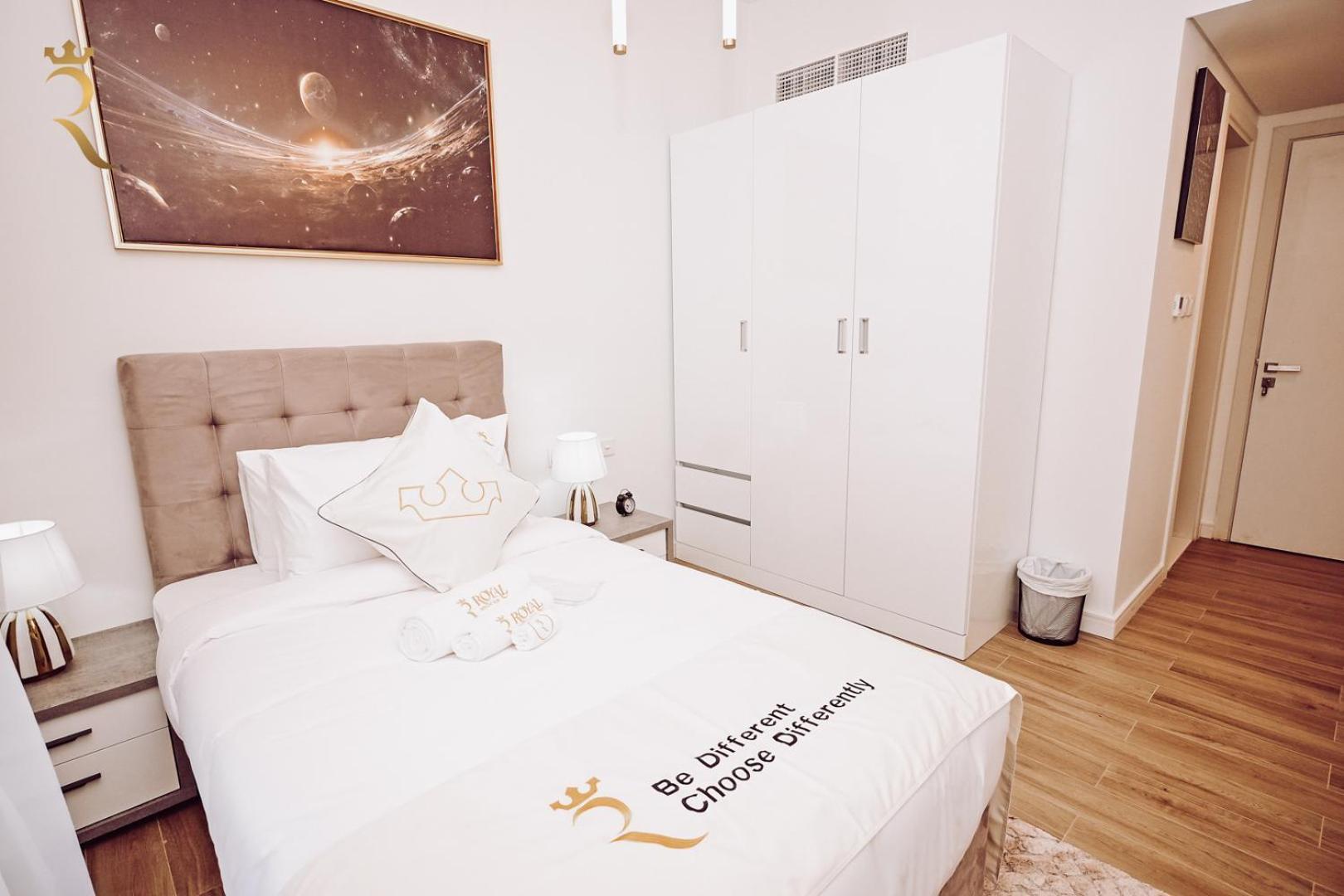 Al Raha Glamour 3br With Access Apartment