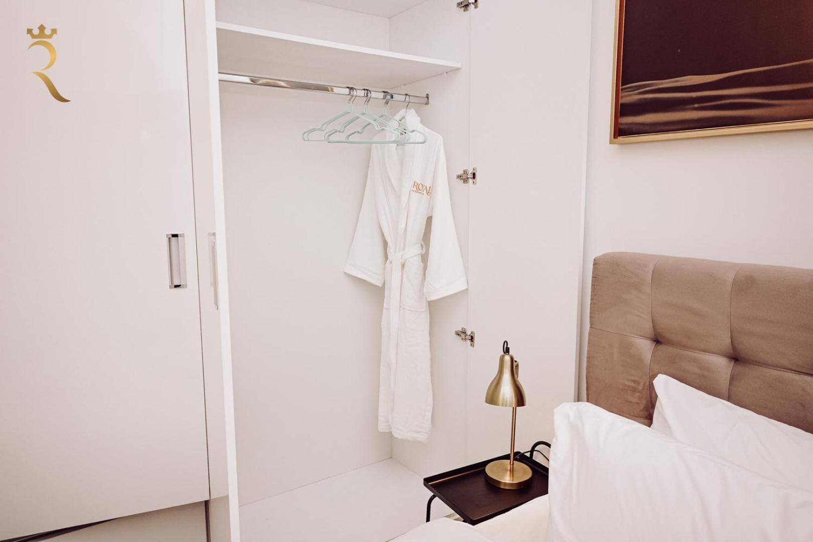 Al Raha Glamour 3br With Access Apartment